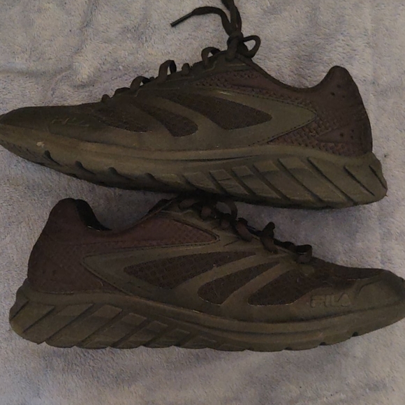 Fila Shoes - Fila Solid Black Women's Sz 9